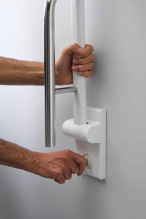 Removable folding bar