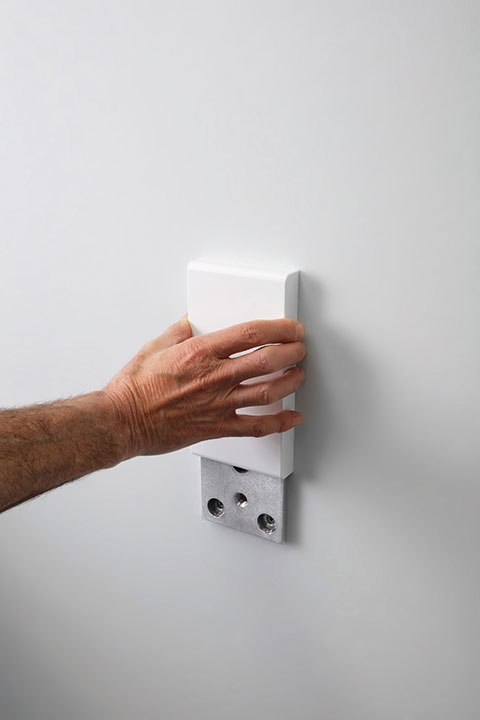 Removable folding bar