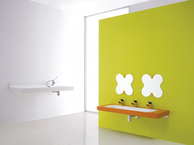 Coloured bathroom accessories for children