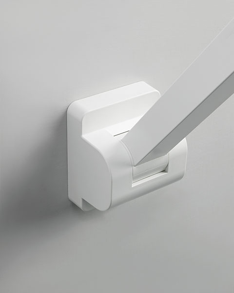 White signal folding grab bar