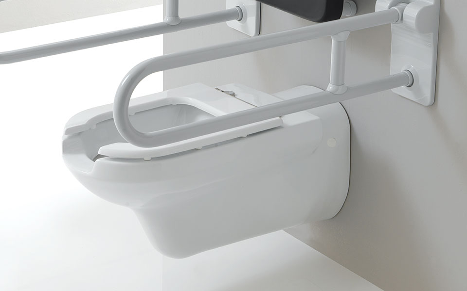 hanging toilet with frontal opening