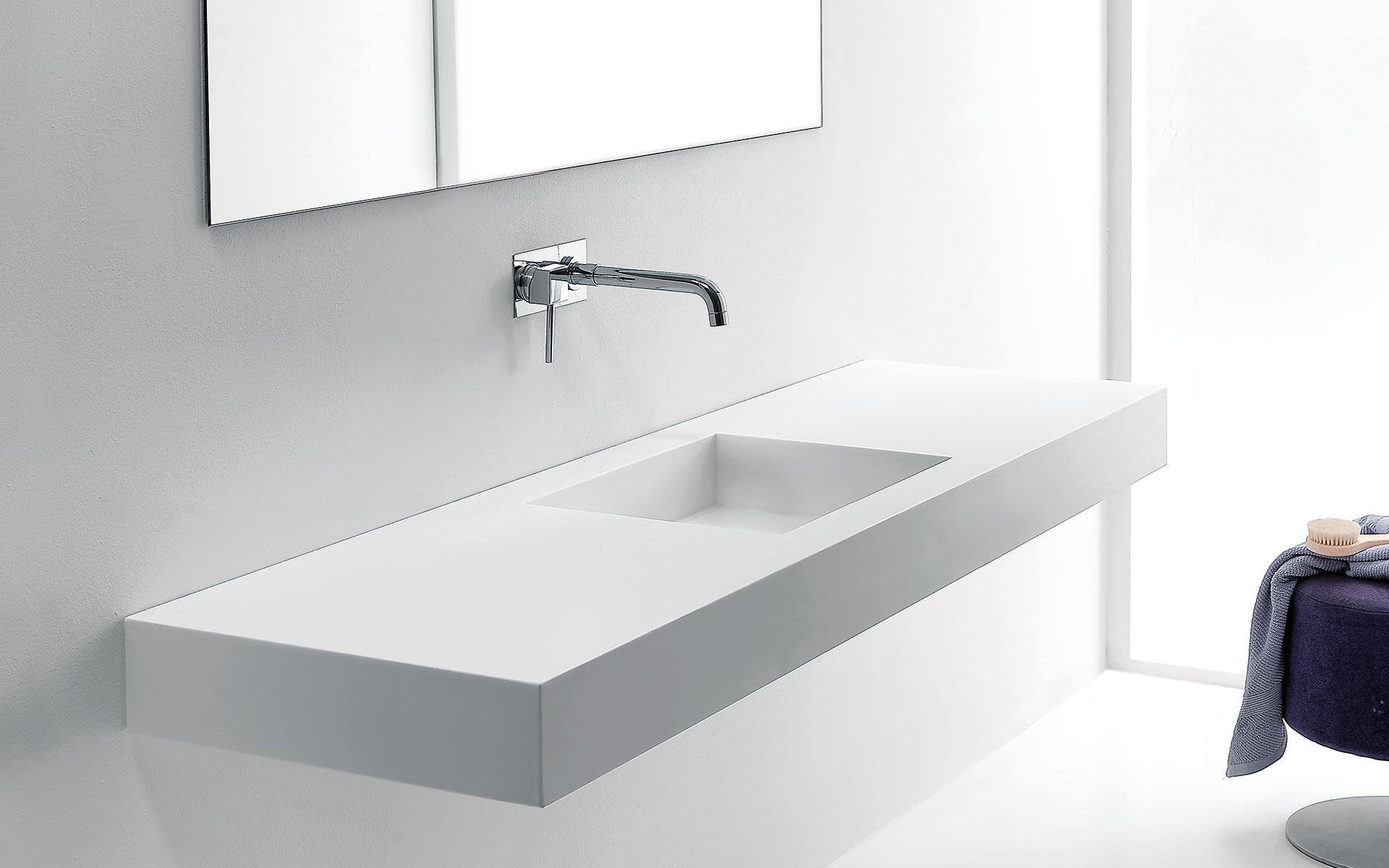 Un lavabo in pietra acrilica Ponte Giulio