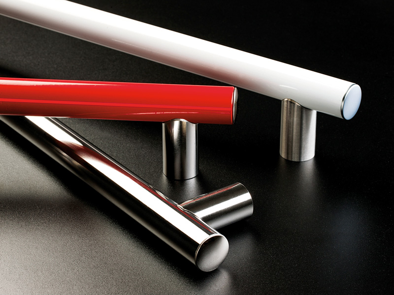 Showcases: grab rail, Prestigio plus range