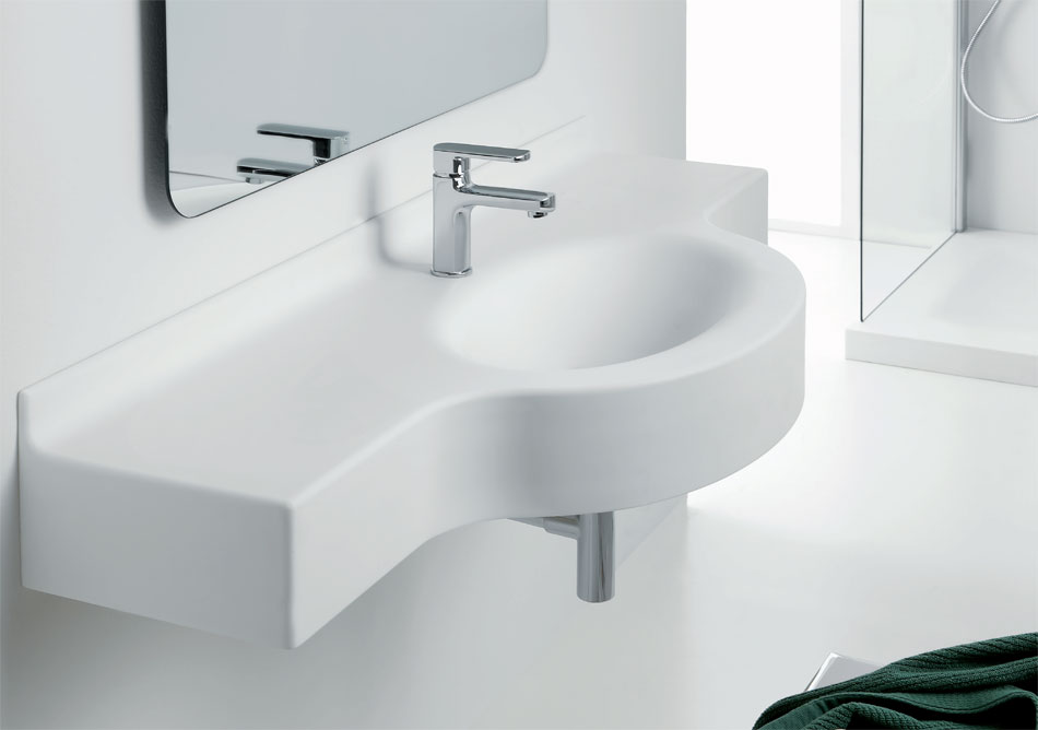 Lavabo in corian sagomato su misura con catino singolo
