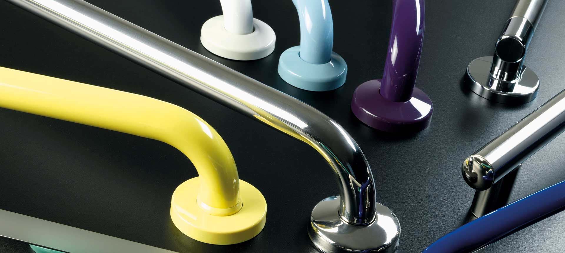 Grab bars for a safe and design bathroom