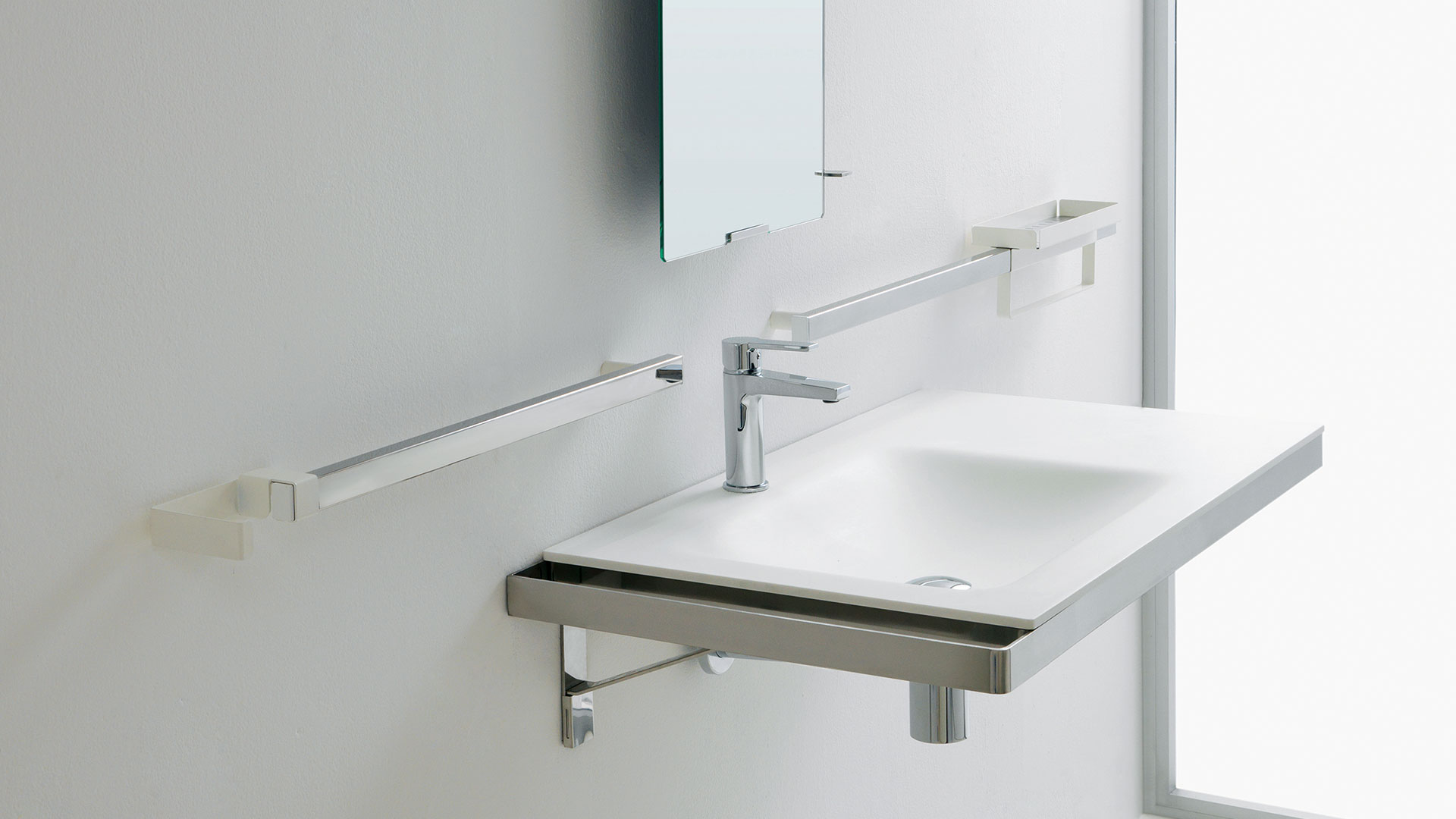 Accessori bagno e ausili in acciaio inox, un materiale igienico