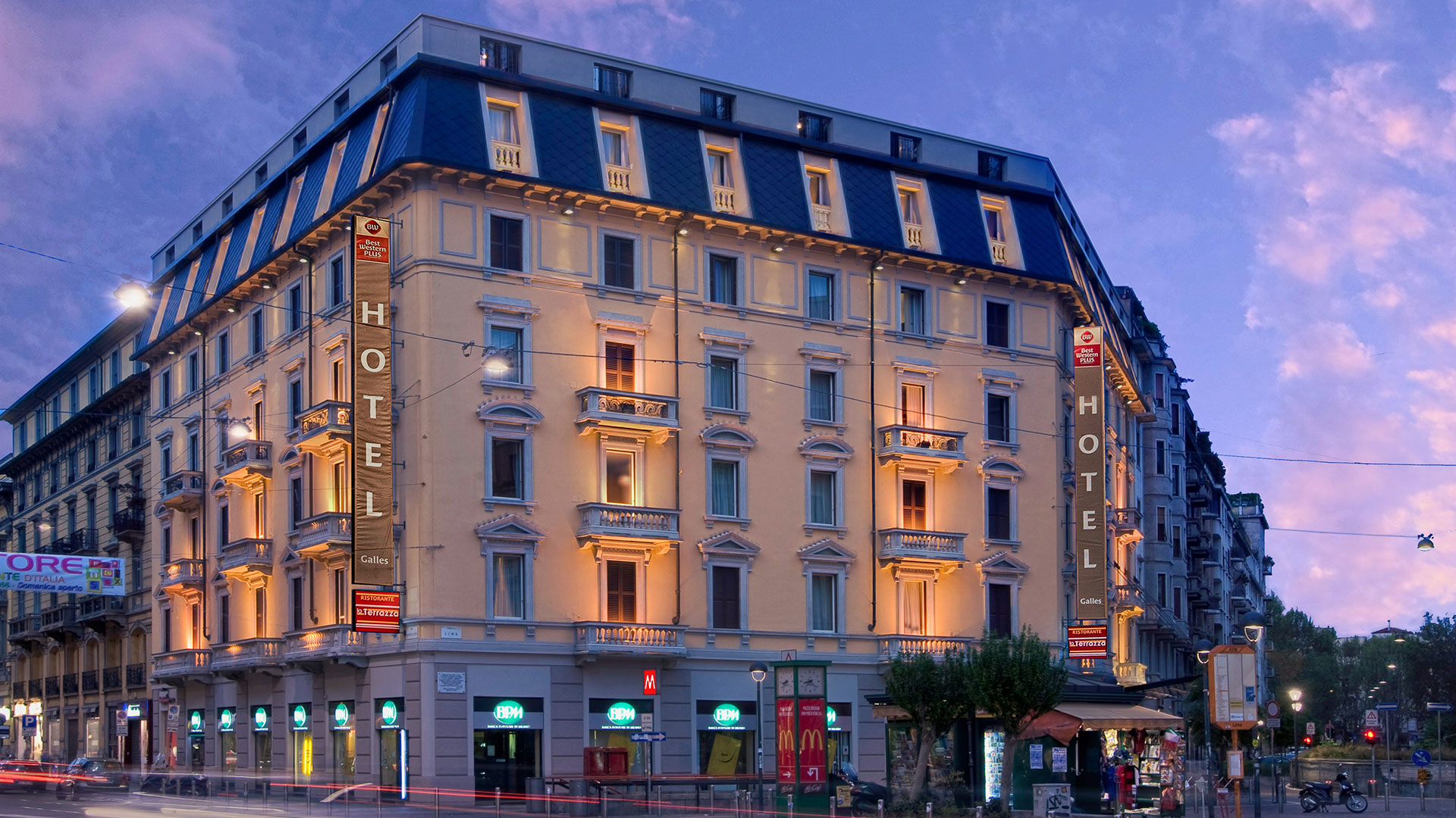 esterno hotel Galles