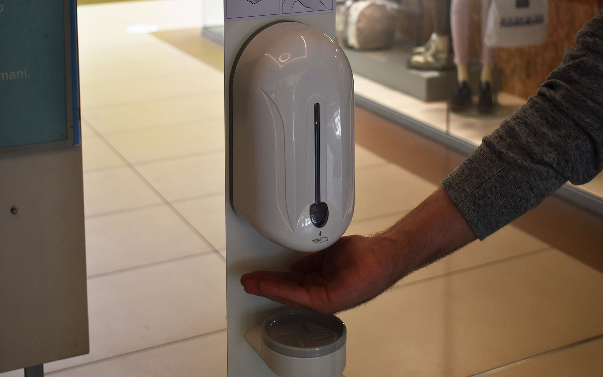 Ditributore di disinfettante