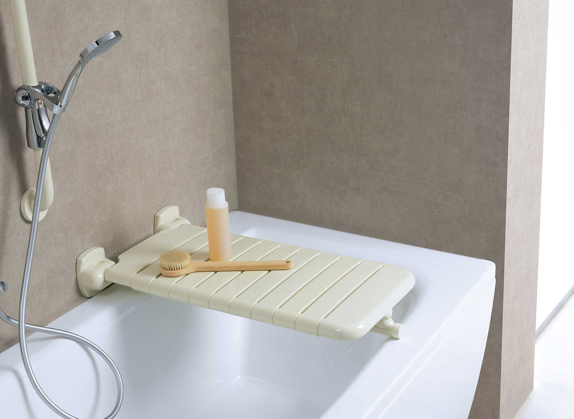 Sedute bagno per ambienti sicuri e funzionali