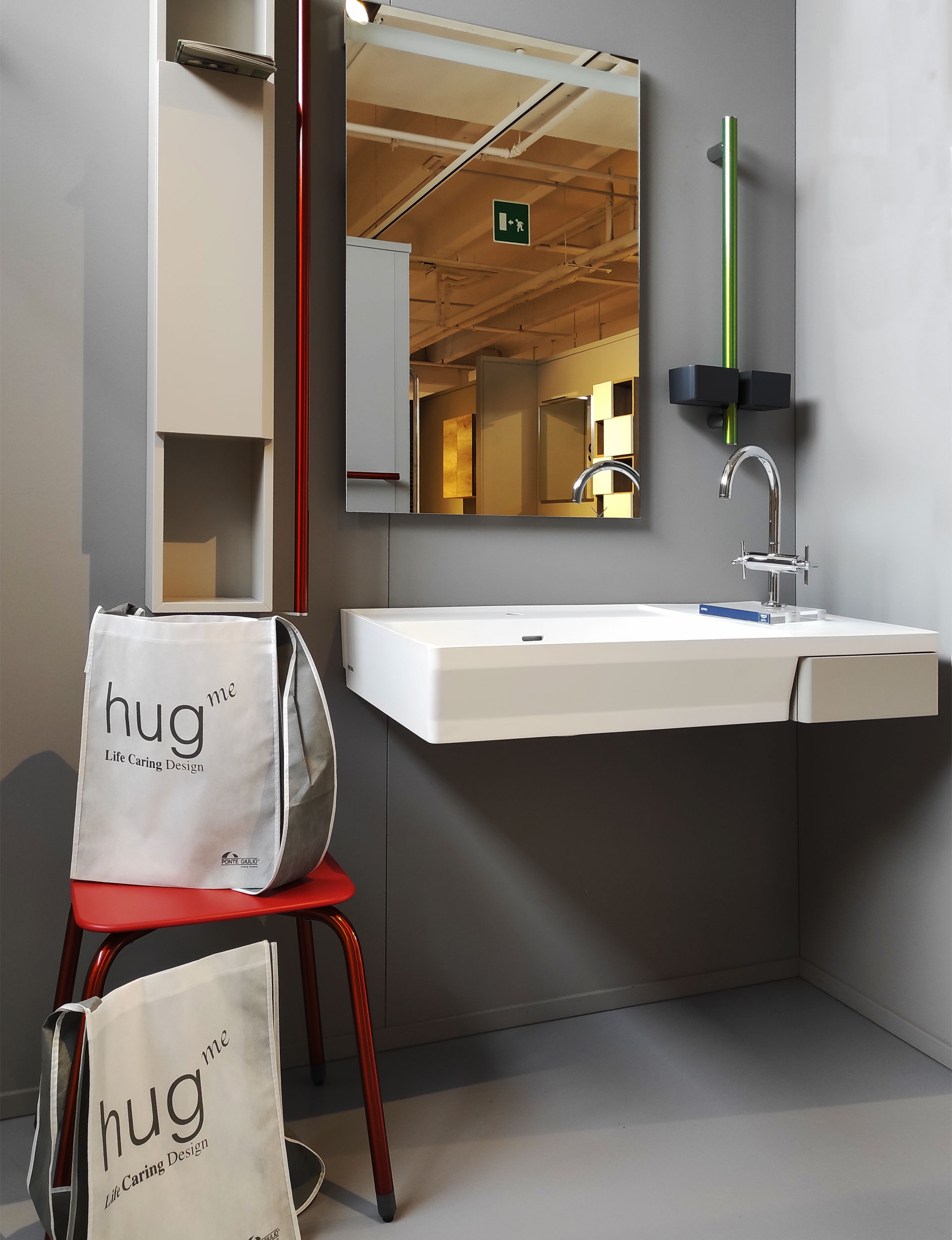 Arredo bagno hug in esposizione a Pavia
