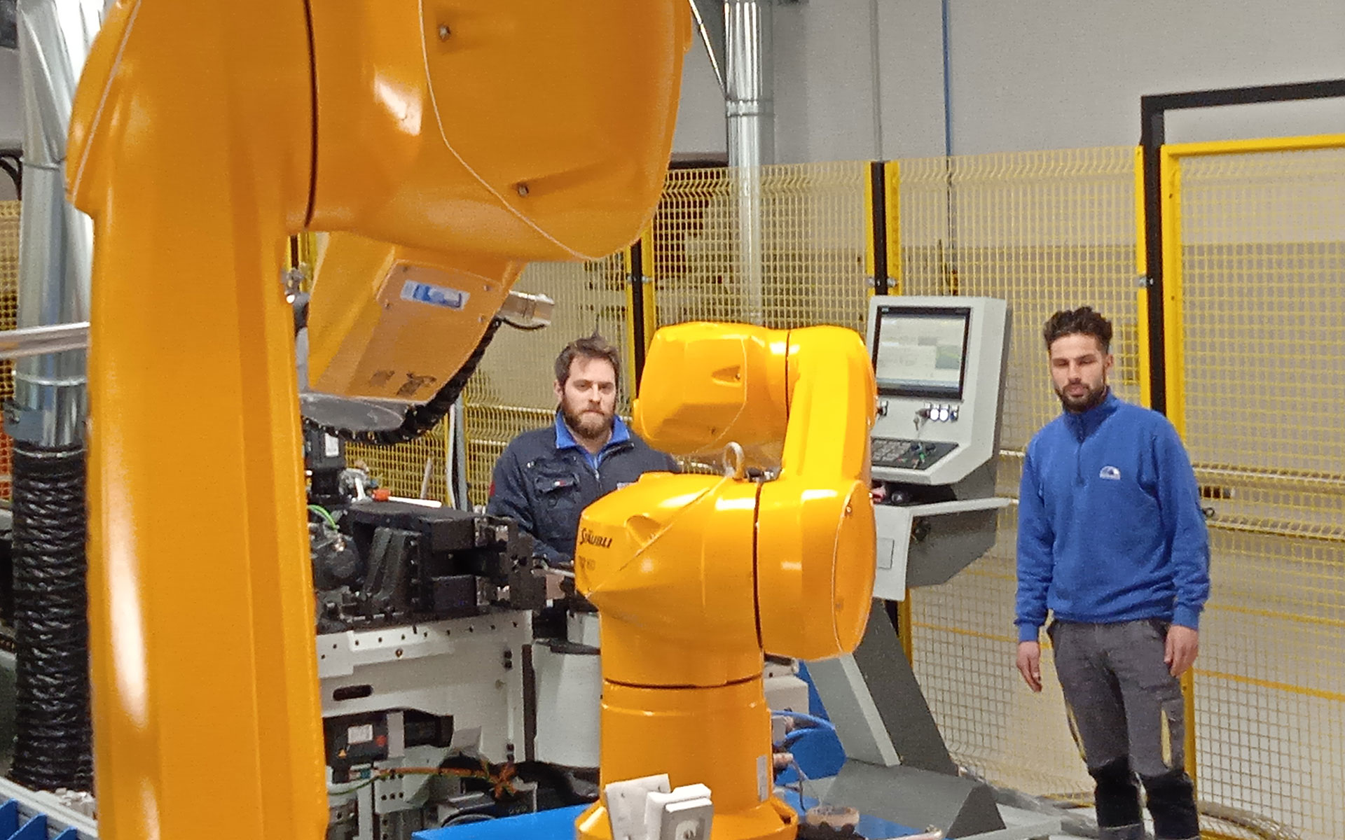 Operatori linea robotizzata