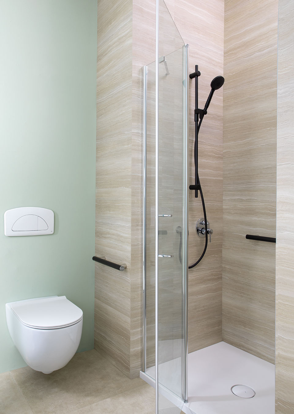 The SOLO Shower column with a ø 20 mm