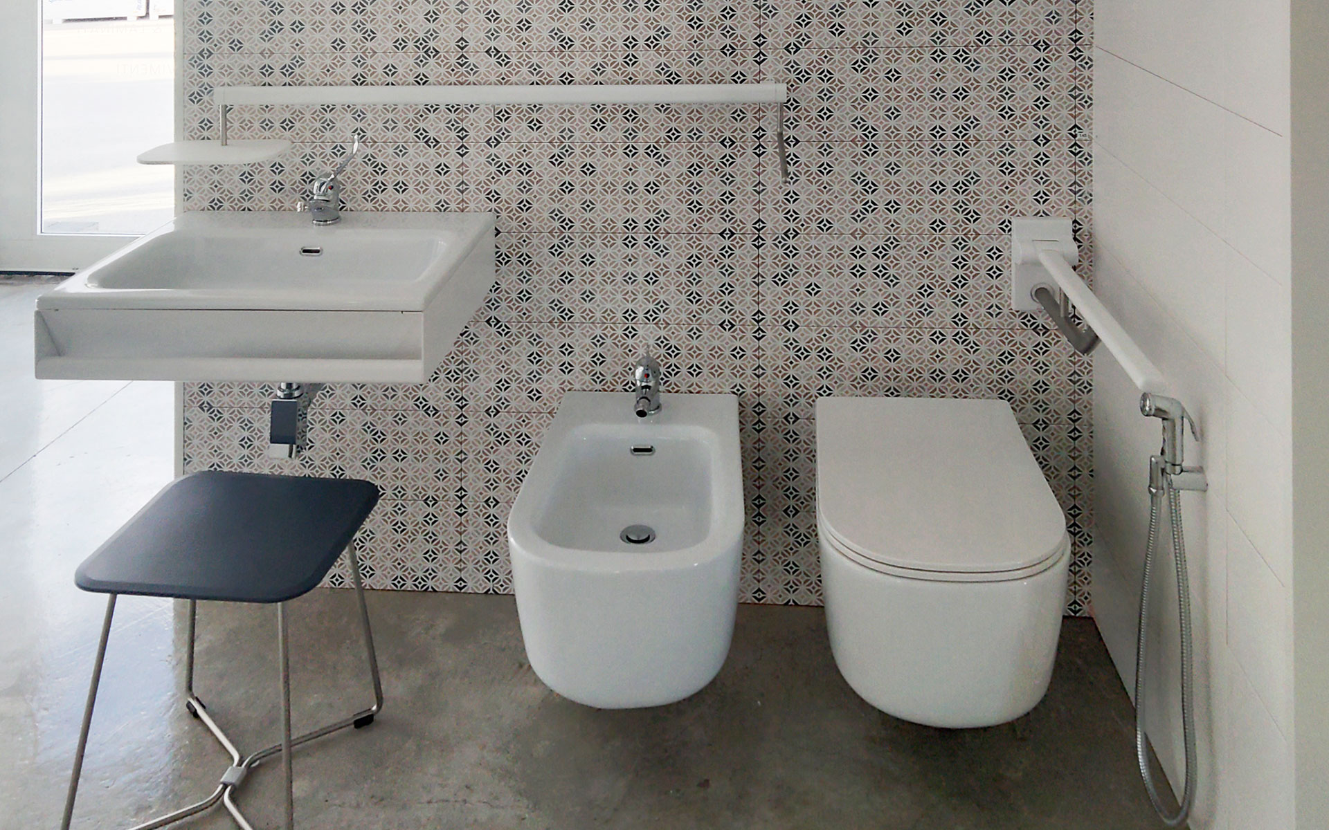 Lavabo, ausili ed accessori Omnia presso Vitale Edil Ruvo