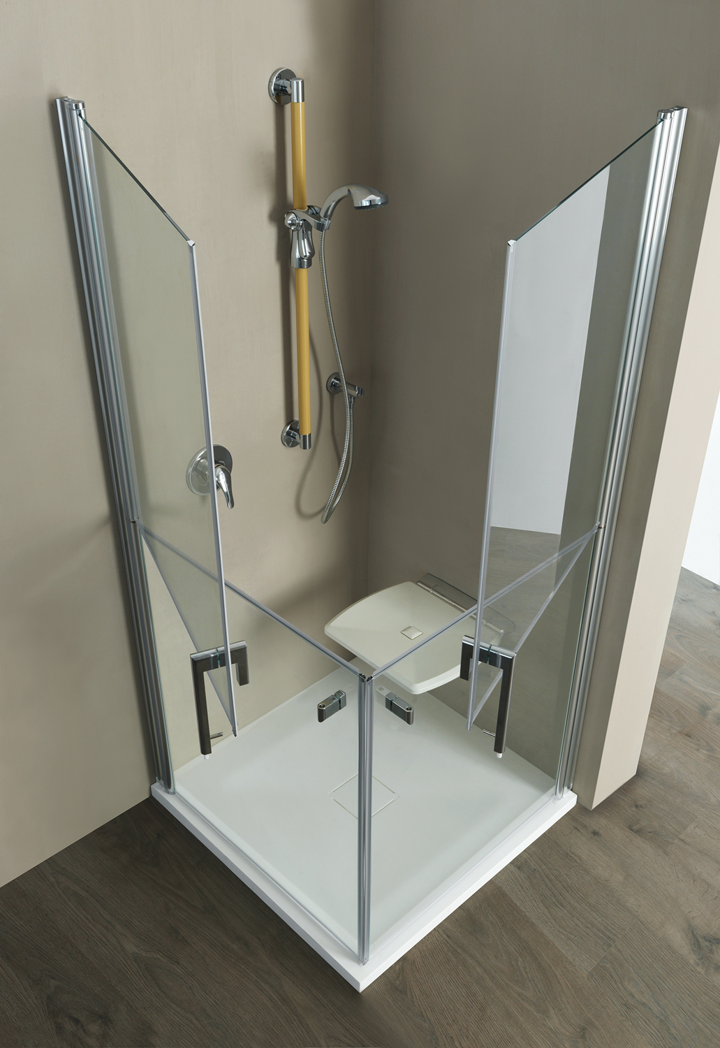 Shower area with cabin with door having a separate opening