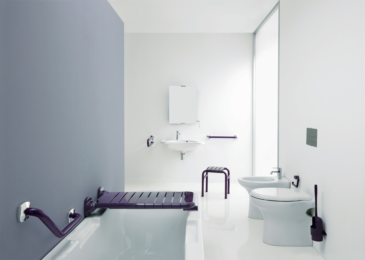 Disabled bathroom, bathtub seat, tub