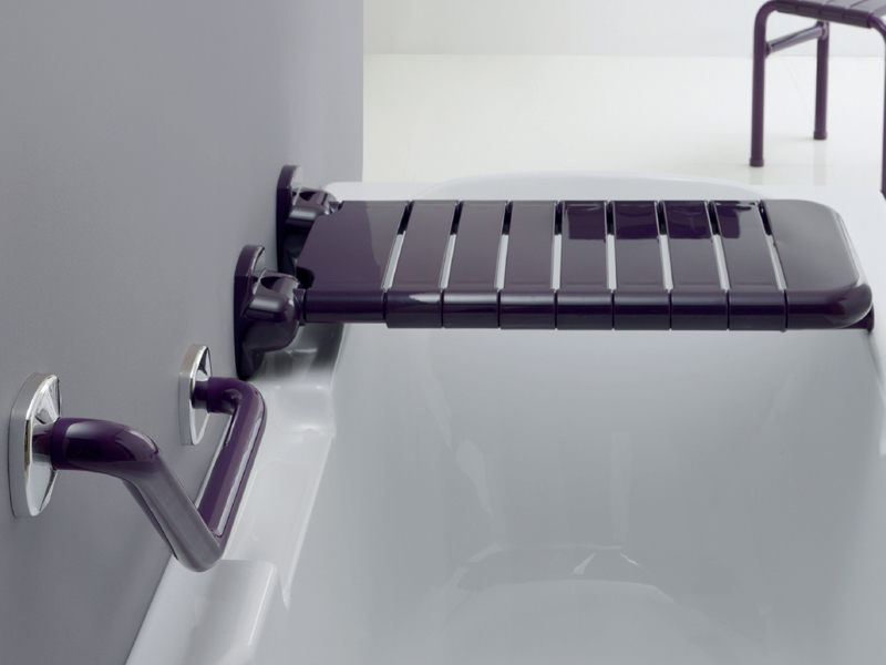 Solution for bathtub folding seat